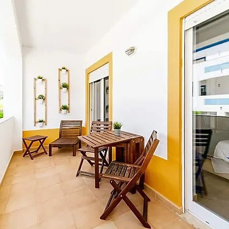 Oasis מלון 3*