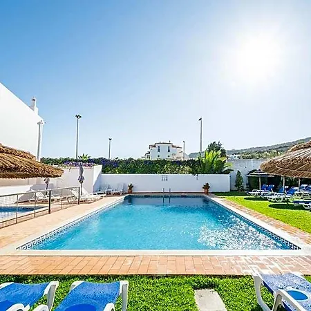 Oasis מלון 3*