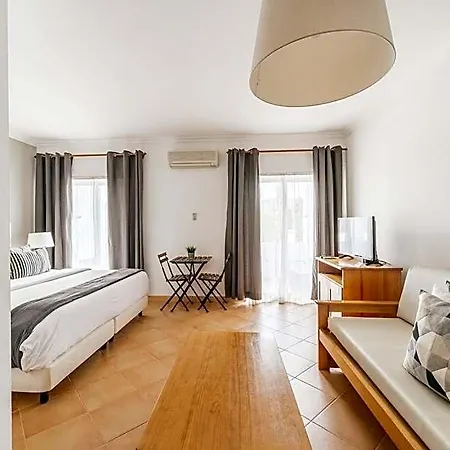 Oasis Szálloda Lagos